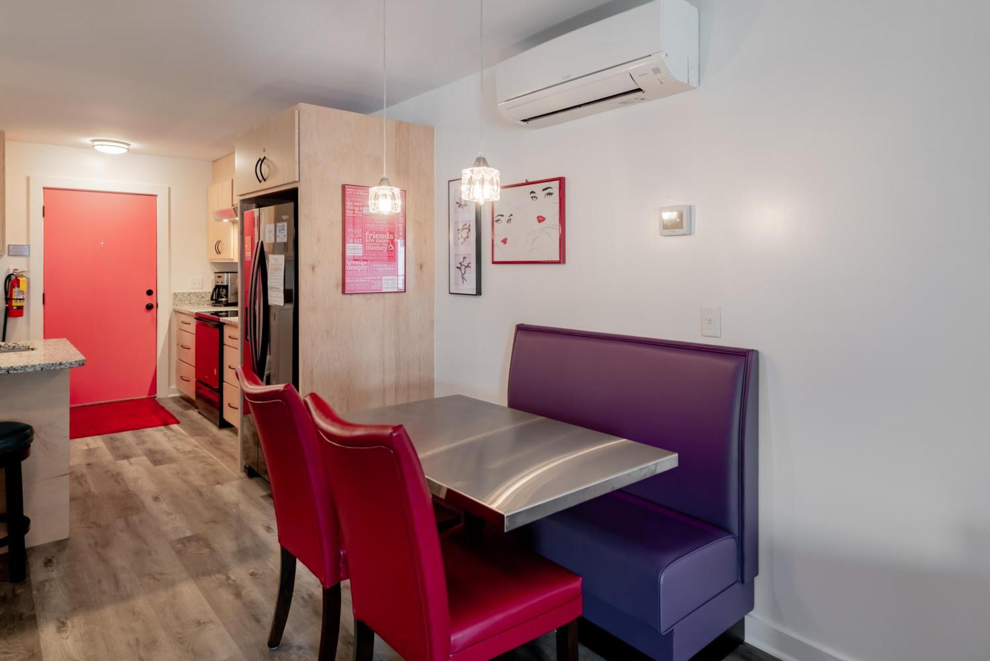 Folly Vacation Perfect Purple Palace Apt A 폴리 비치 외부 사진